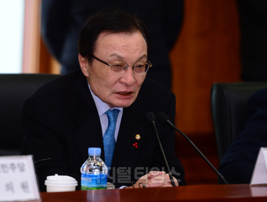 15일 서울 금융투자협회에서 더불어민주당 이해찬 대표(사진)가 금융투자업계 현장 간담회에서 인사말을 하고 있다./사진=금투협
